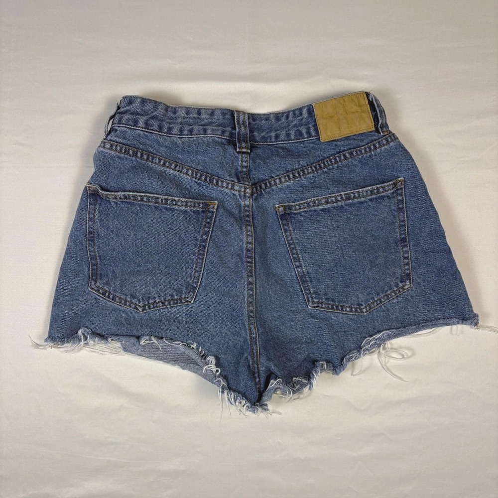 Cotton On High Rise Mom Denim Shorts Blue Distressed Raw Hem Size 6 - Picture 3 of 7